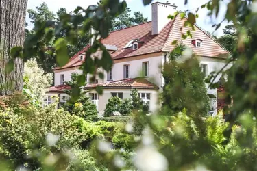 Гости катаются на каноэ по озеру Ожиц Вельки — водные виды спорта