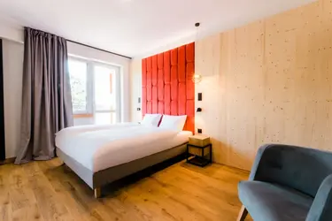 Вечерняя прогулка по Залесьям Мазурам — освещенные аллеи